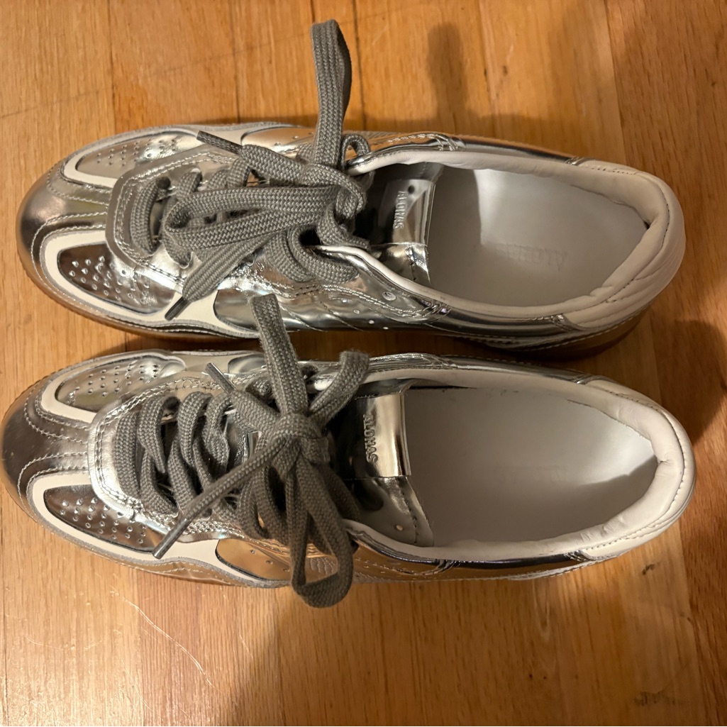 Alohas Silver And White Sneakers